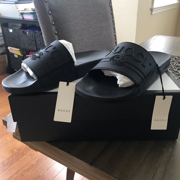 ❤️❤️SOLD❤️❤️Gucci Rubber Slides - Picture 2 of 3
